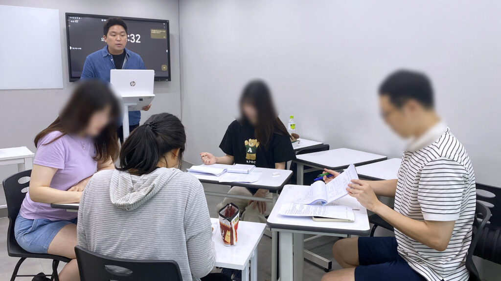 이화여대 수시면접학원 DT당톡스피치학원 실제 교육모습 3 단체반